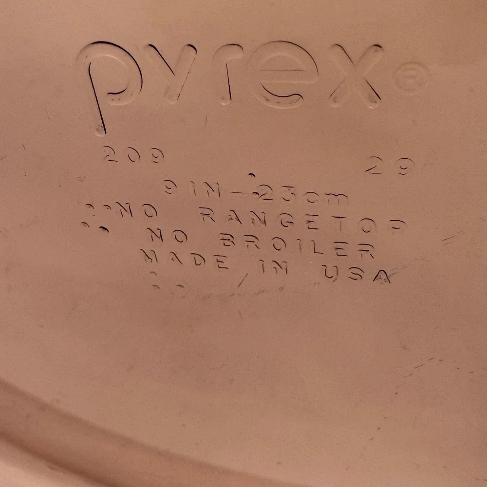Pyrex 209 Fireside Smoked Glass‎ 9 Inch Pie Plate Pan Vintage Made in USA pink - Picture 2 of 4